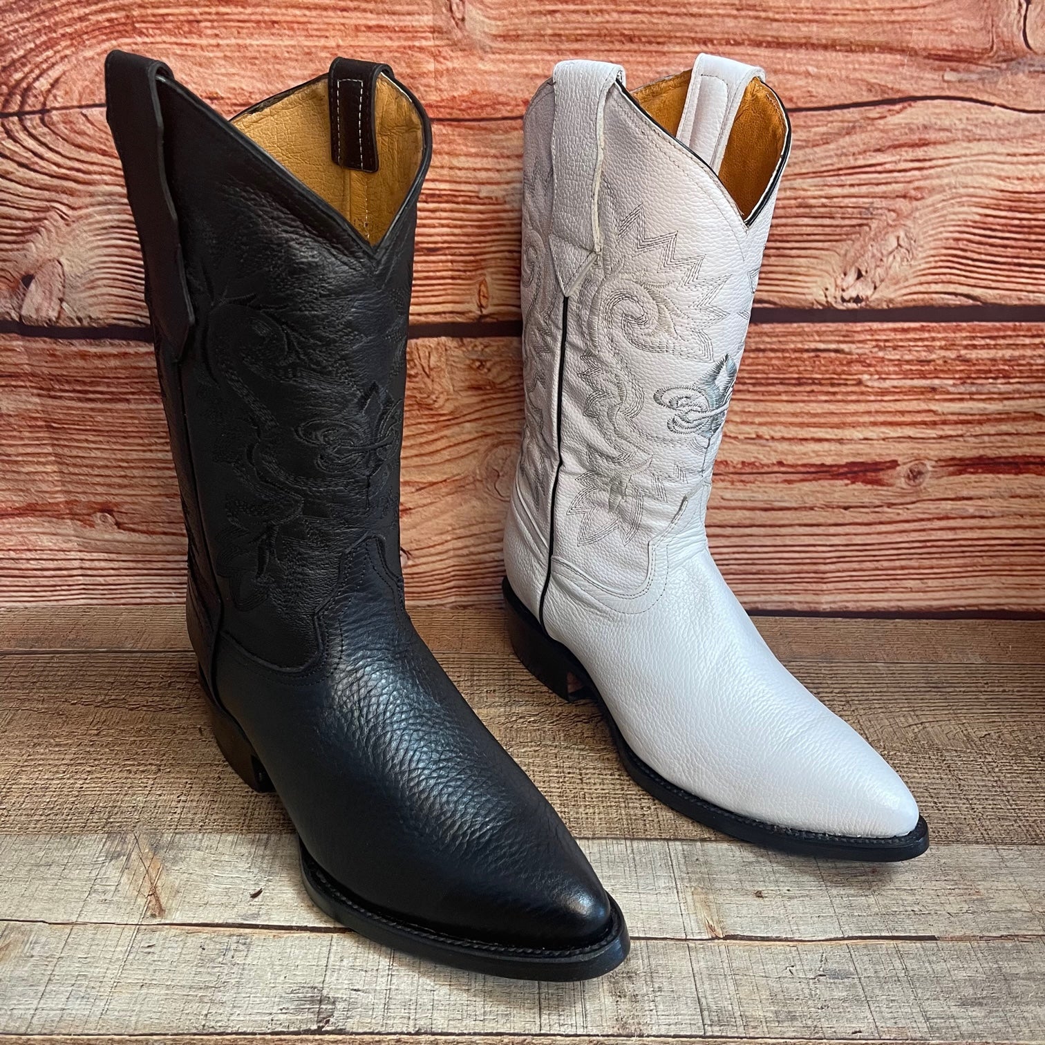 Cowboy boots with long pointed toes on sale